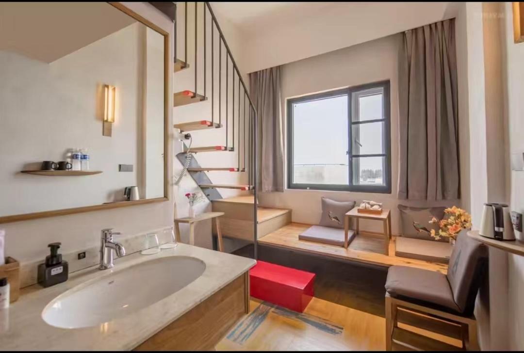 Ramada Encore By Wyndham Pudong Airport Hotel 4*