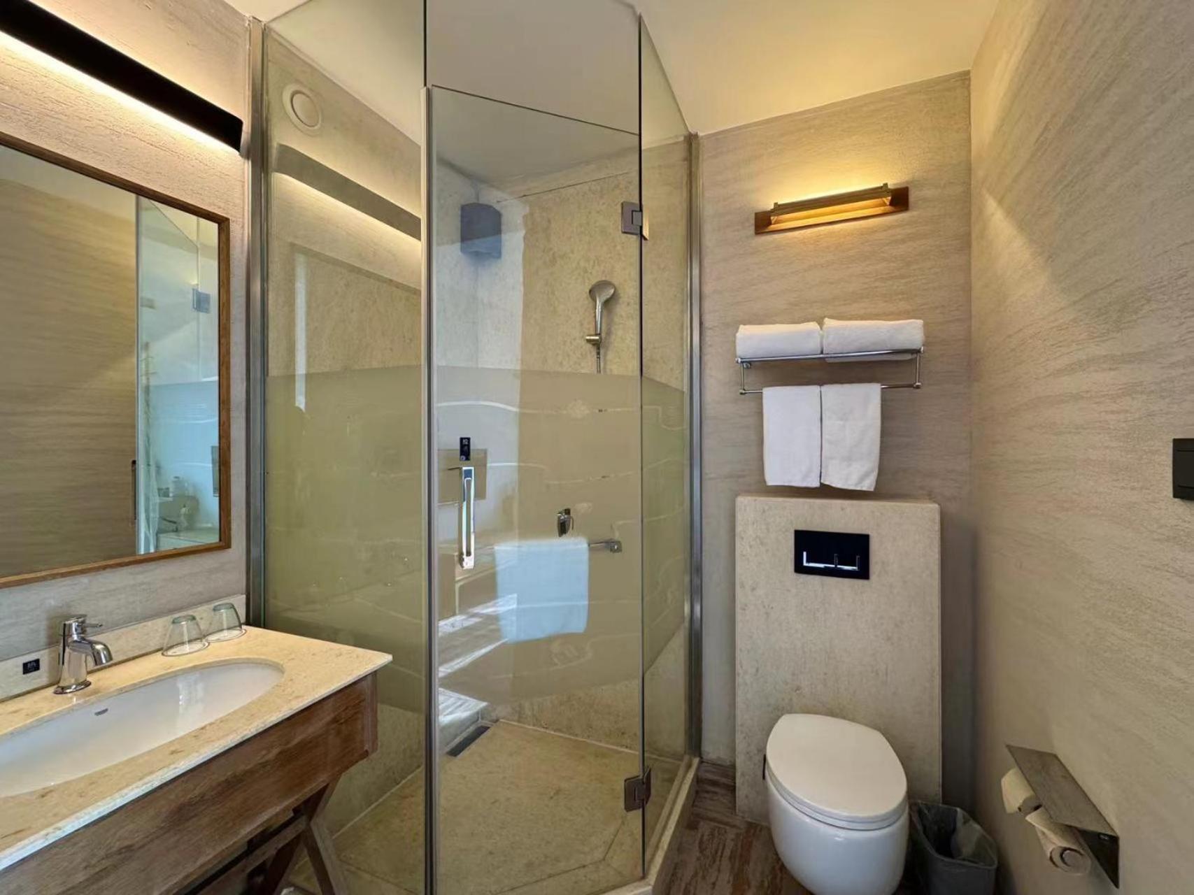 Hotel Ramada Encore By Wyndham Pudong Airport 4*