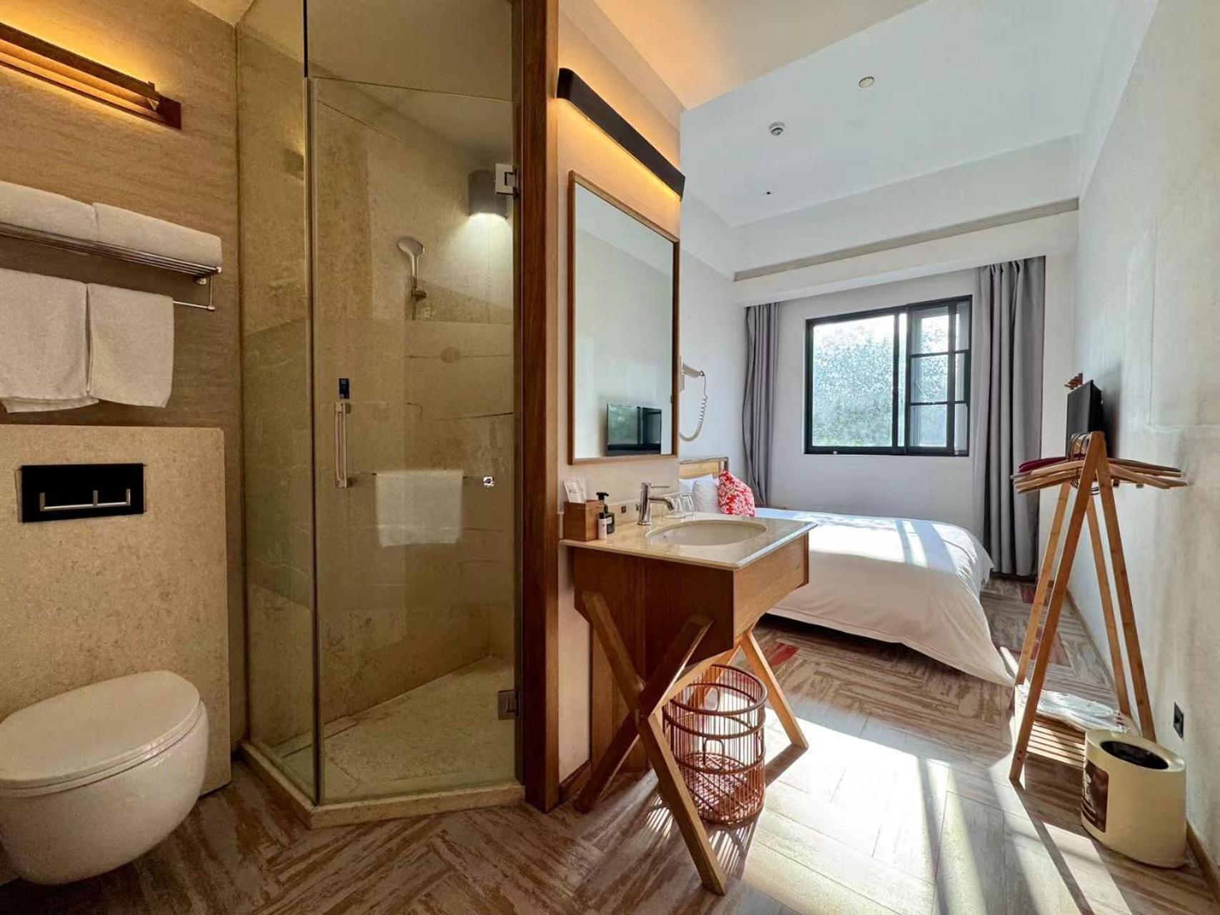 Hotel Ramada Encore By Wyndham Pudong Airport 4*